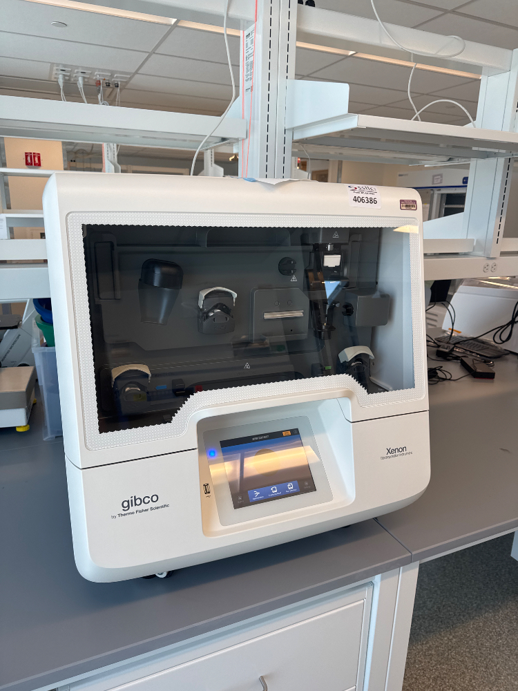 Image of Gibco Xenon Electroporation Instrument